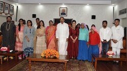 उपराष्ट्रपति वेंकैया नायडू ने की ‘सांड की आंख’की तारीफ , भूमि-तापसी ने कहा शुक्रिया