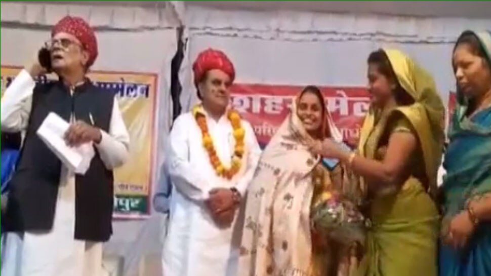 सवाई माधोपुर में रावण दहन के बाद कवि सम्मेलन का हुआ आयोजन, कई लोगों ने लिया हिस्सा