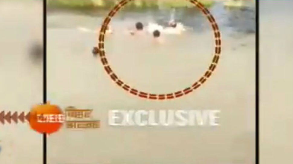 छपरा: गड्ढे में नहाने गए दो युवक डूबे, मदद के लिए लगाई आवाज तो दोस्तों को लगा मजाक