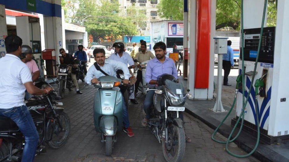 पेट्रोल के दाम में गिरावट से आम आदमी को राहत, ये रहा आज का भाव
