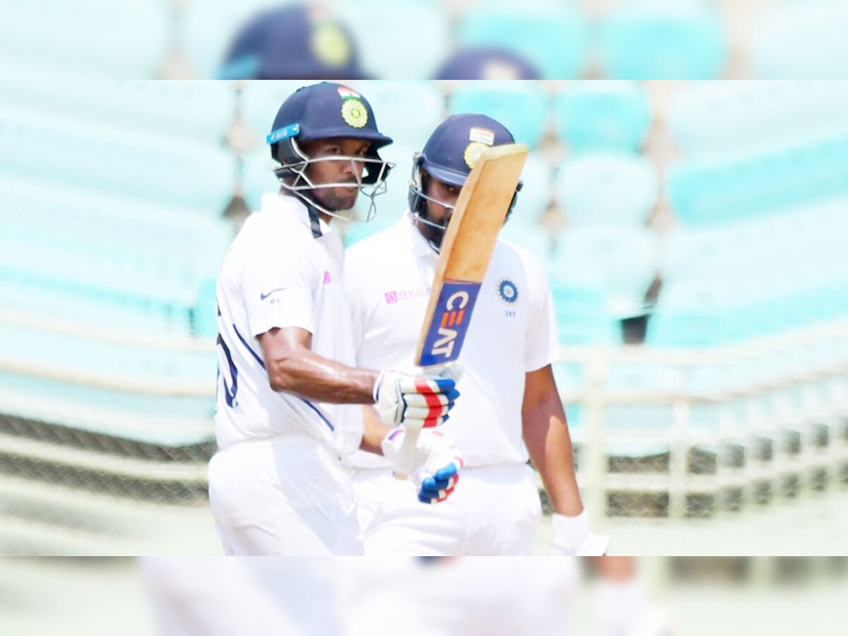 मयंक अग्रवाल ने दूसरे टेस्ट के पहले दिन लंच ब्रेक तक 80 गेंद पर 34 रन बना लिए हैं. (फोटो: IANS)