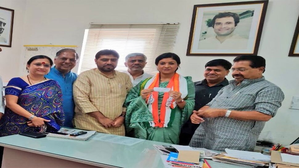 दिल्ली: कांग्रेस में शामिल हुईं अलका लांबा, एक महीने पहले छोड़ी थी AAP