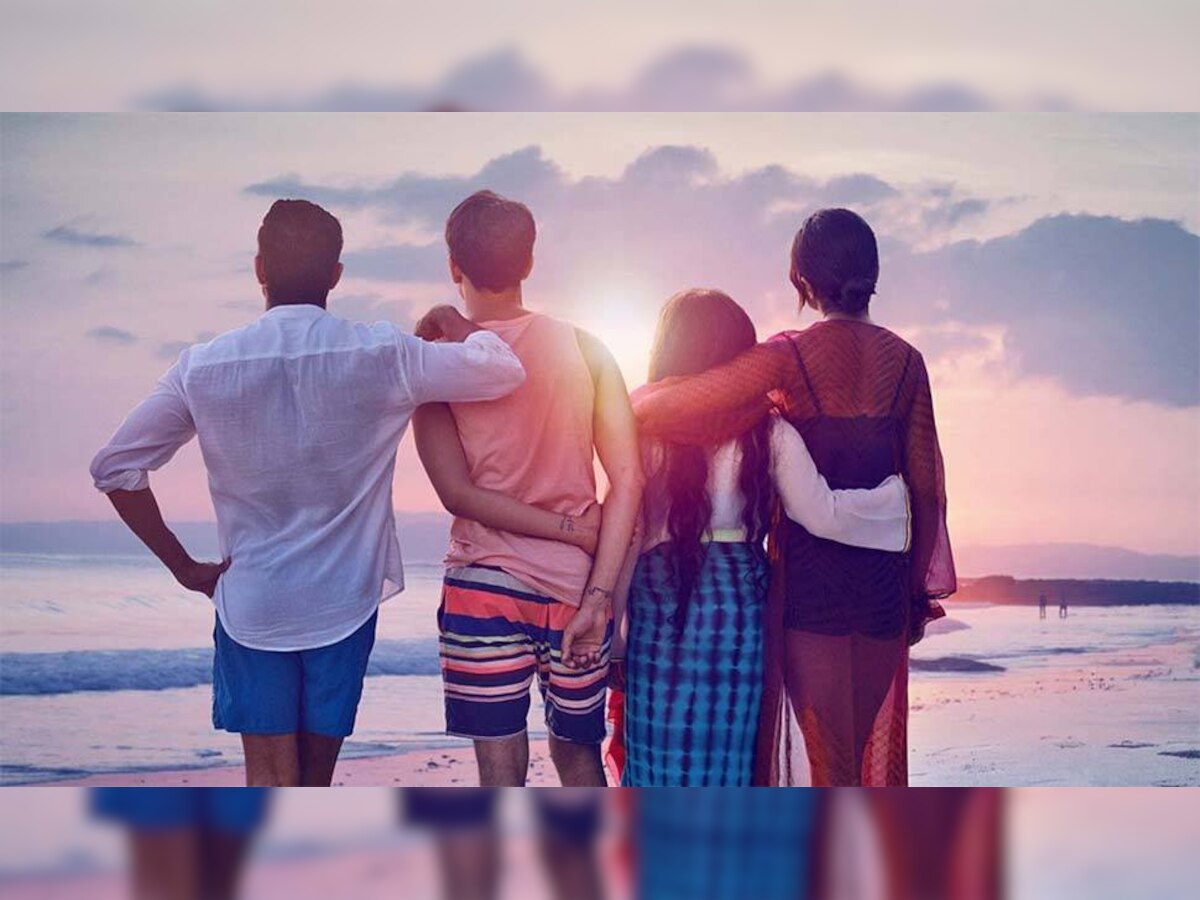 11 अक्टूबर को सिनमाघरों में रिलीज हुई 'द स्काई इज पिंक' (फिल्म पोस्टर)
