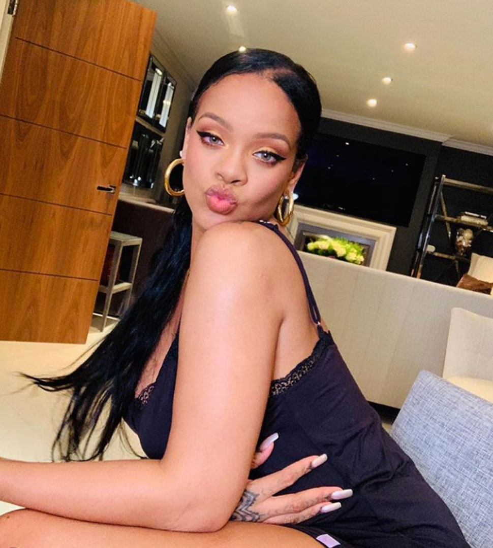 ये हमारा शरीर है Rihanna