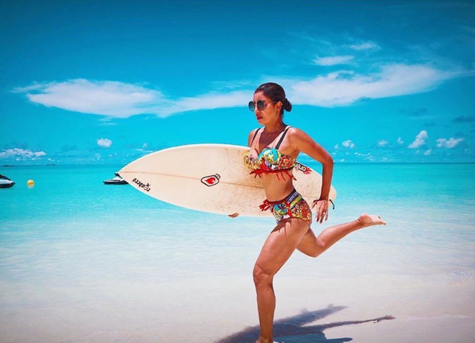 देबिना बनर्जी की बिकिनी फोटोज हुई वायरल Debina Bonnerjee Bikini Photos