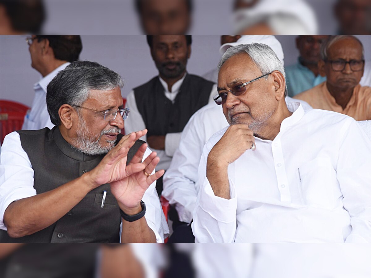 सुशील मोदी से शिवानंद तिवारी का सवाल. (फाइल फोटो)