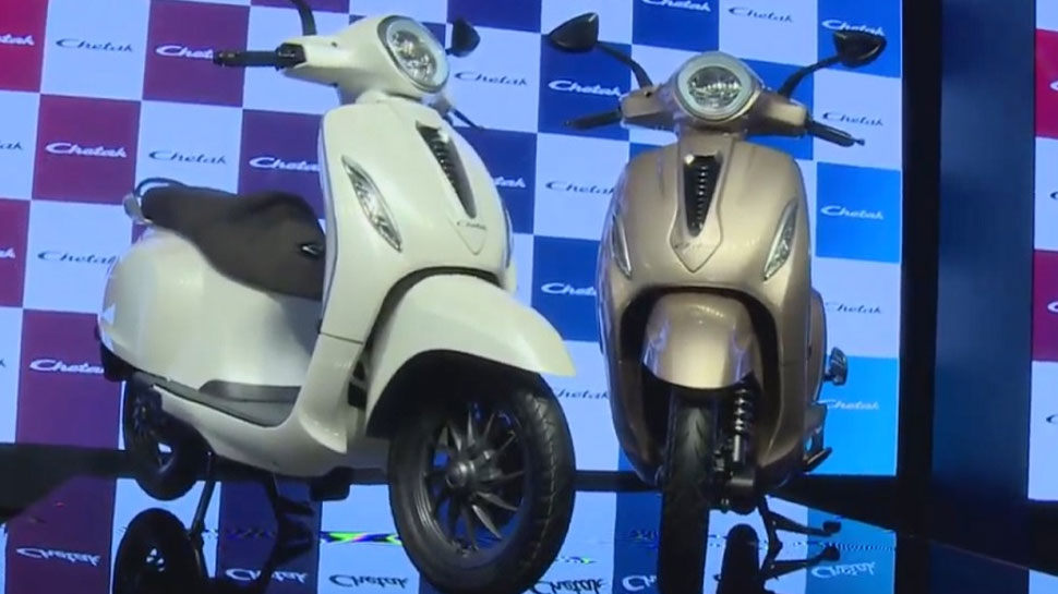 Bajaj Chetak Launch: 13 साल बाद फिर लॉन्च हुआ &#039;चेतक&#039;, देखिए कैसा है लुक