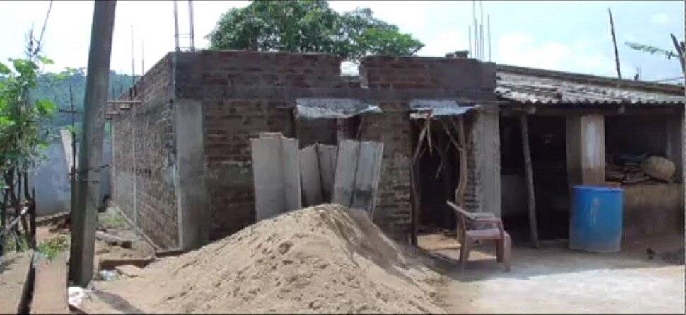 ଆବାସ ଯୋଜନାରେ ଅନିୟମିତତା: ଇନ୍ଦିରା ଆବାସ ପାଇଥିଲେ ସ୍ୱାମୀ, ସ୍ତ୍ରୀଙ୍କୁ ମିଳିଲା ପ୍ରଧାନମନ୍ତ୍ରୀ ଆବାସ