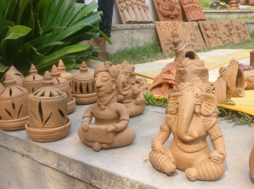 दीयों में मौजूद है कई वैरायटी Many varieties are present in lamps