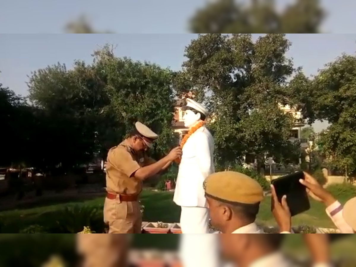 पिछले एक साल में देशभर में कुल 292 पुलिसकर्मी ड्यूटी करते वक्त शहीद हुए हैं.