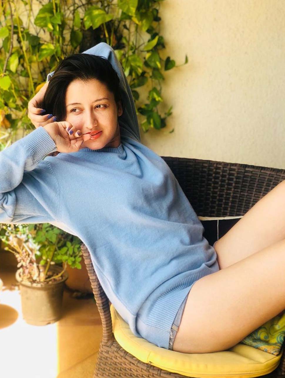 शेयर करती रहती हैं लेटेस्ट फोटो Priyanka Kandwal