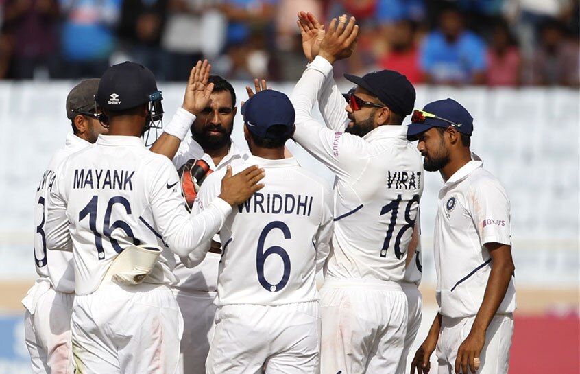 जारी रहा विकेट गिरने का सिलसिला Wickets kept falling