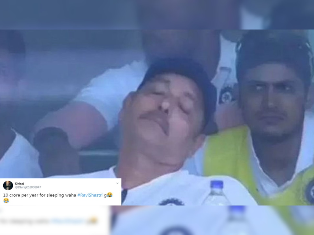 मैच के दौरान टीम इंडिया के मुख्य कोच रवि शास्त्री झपकी लेते हुए कैमरे में कैद हो गए. 