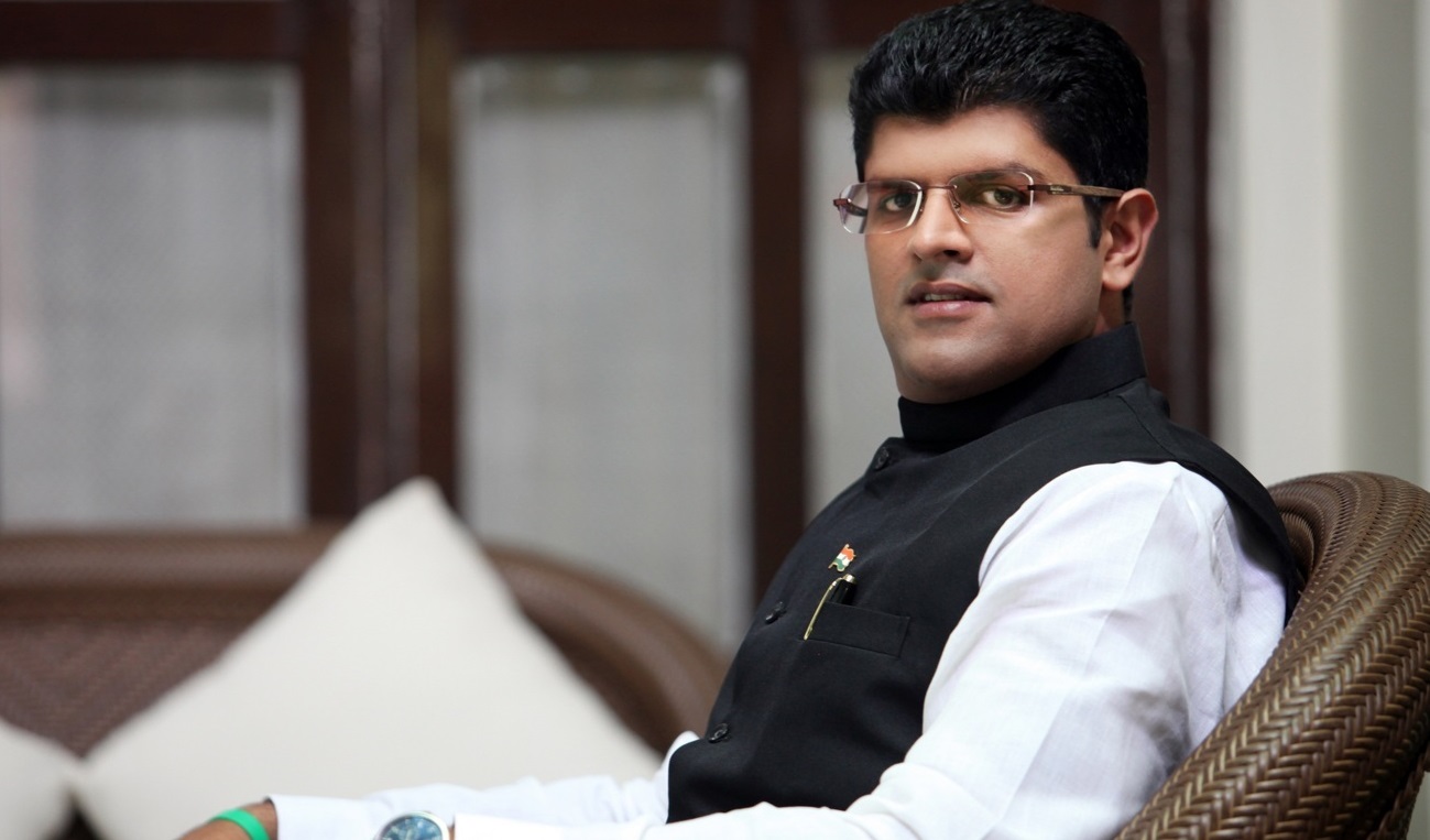 हरियाणा : 'किंगमेकर' दुष्यंत चौटाला किसका देंगे साथ, शाम 4 बजे हो जाएगा साफ