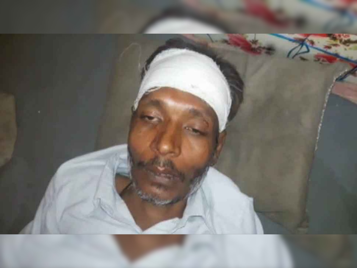 हमलावरों का गुस्सा शांत नही हुआ, तो एक बार मकरध्वज मिश्रा को घर के बाहर खींचकर मारपीट की.