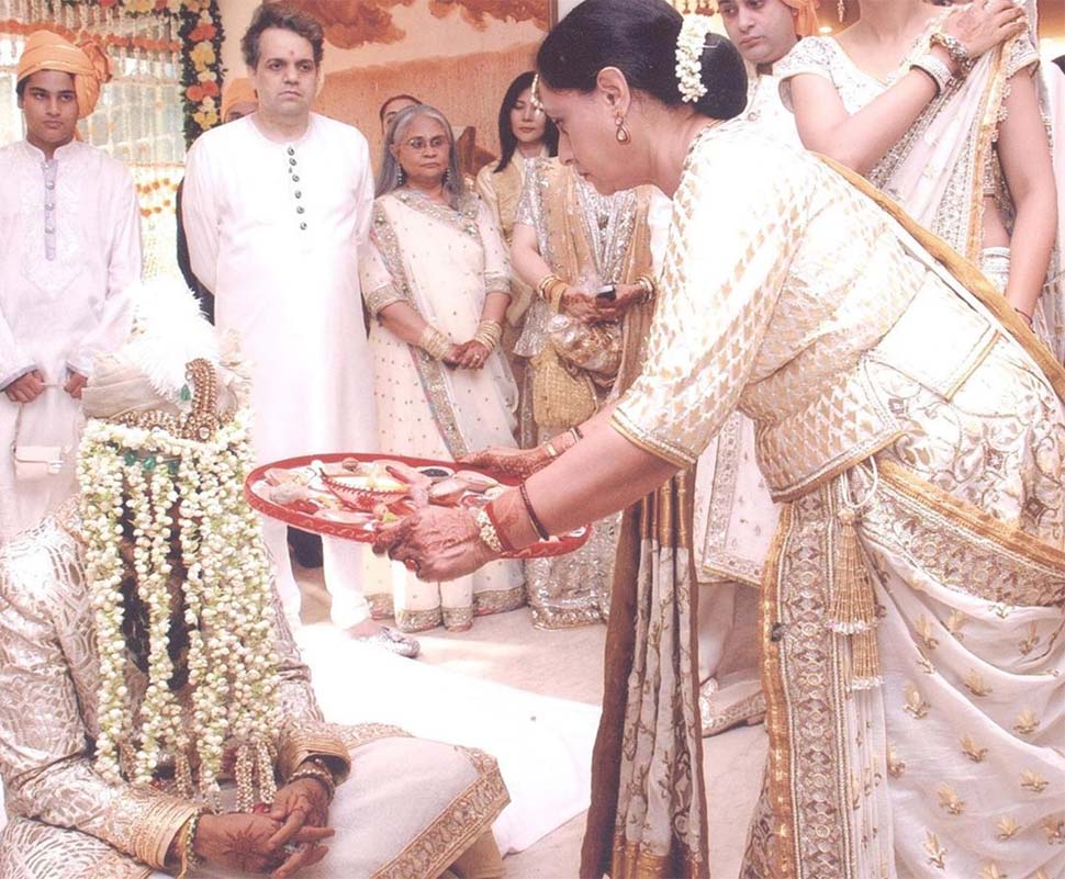 बच्चन परिवार के पसंदीदा डिजाइनर Aishwarya Rai wedding photos