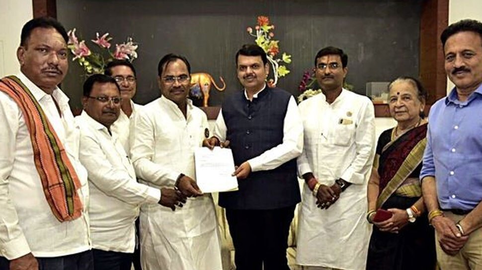 महाराष्ट्र में तमाम उठापटक के बावजूद बीजेपी सरकार बनाने के लिए आश्वस्त