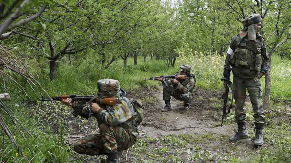 CG: बीजापुर में सुरक्षाबल और नक्सलियों के बीच मुठभेड़, CRPF का एक जवान शहीद