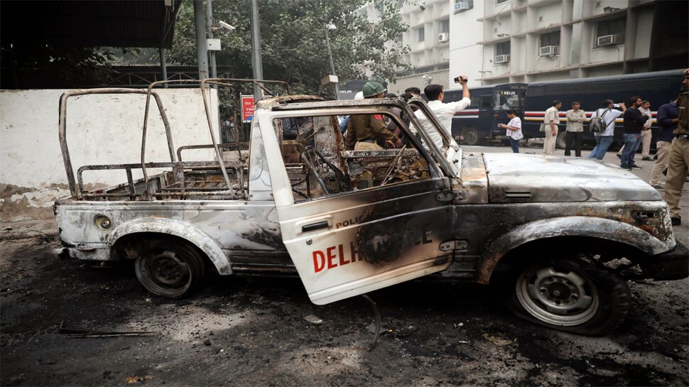 तीस हजारी हिंसा: DCP का दावा- लॉकअप तोड़ कर अंदर घुसना चाहते थे वकील, स्टाफ को पीटना चाहते थे