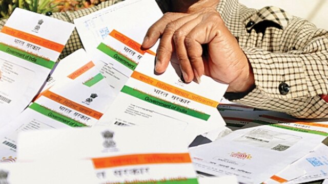 UIDAI ने नियमों को किया सख्त, अब इतनी बार ही आधार कार्ड में बदलाव कर पाएंगे