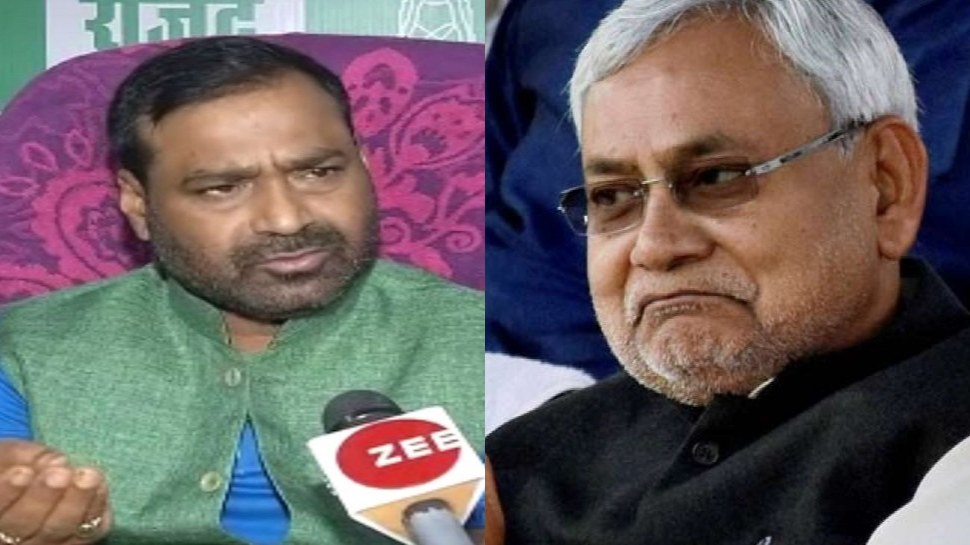 पटना: BJP चीफ के पत्र पर विपक्ष का CM नीतीश पर निशाना, कहा- यही डबल इंजन की सरकार पटना: BJP चीफ के पत्र पर विपक्ष का CM नीतीश पर निशाना, कहा- यही डबल इंजन की सरकार
