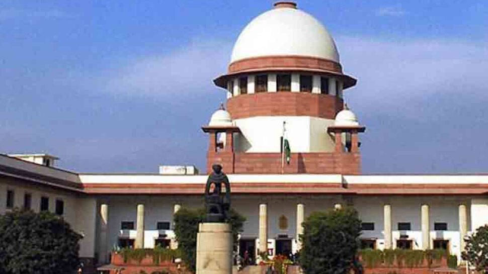 तीस हजारी कोर्ट हिंसा: SC ने पुलिस और वकीलों को लगाई डांट, कहा- एक हाथ से ताली नहीं बजती