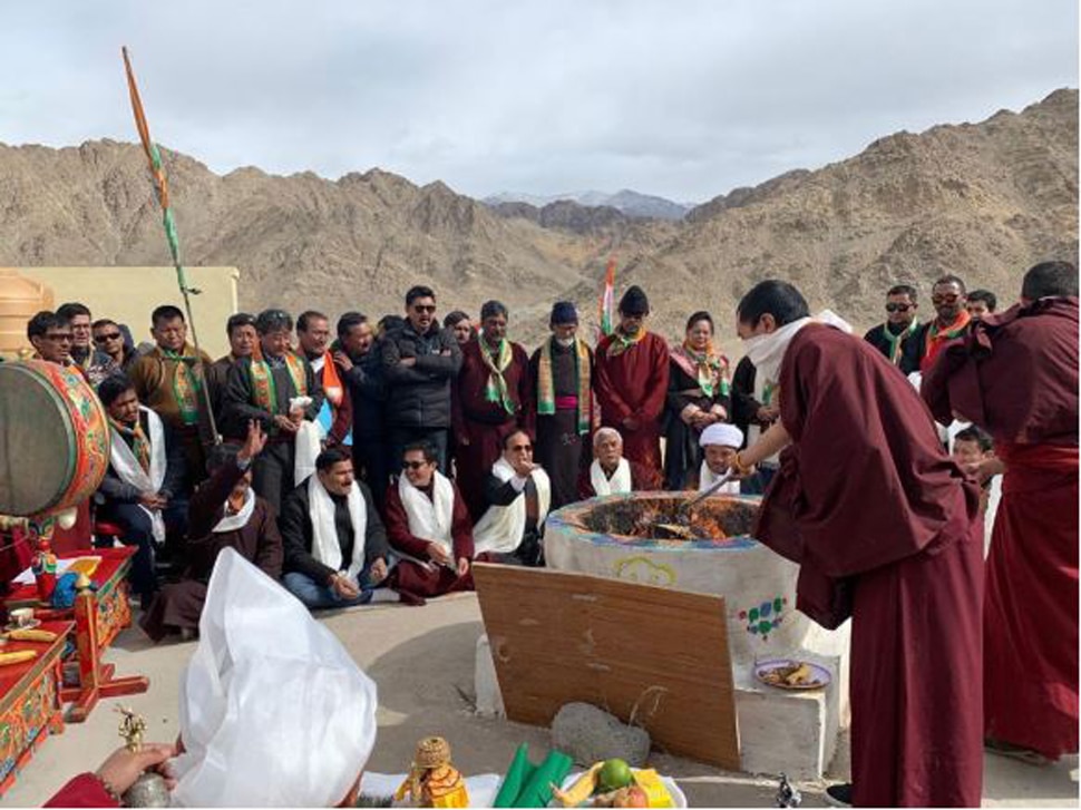 पूजन-अर्चन BJP office opened at a height of 11 thousand 500 feet