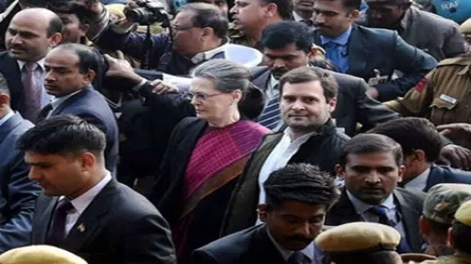 गांधी परिवार से SPG सुरक्षा हटेगी, अब CRPF द्वारा Z+ सिक्योरिटी दी जाएगी- सूत्र