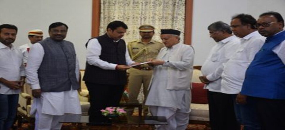 ସିଏମ ପଦରୁ ଇସ୍ତଫା ଦେଲେ ଫଡନାବିସ