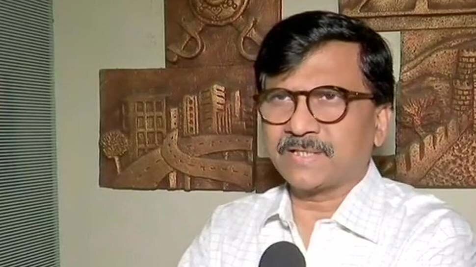 फड़णवीस के वार पर शिवसेना का पलटवार, कहा- हम चाहें तो सरकार बना सकते हैं