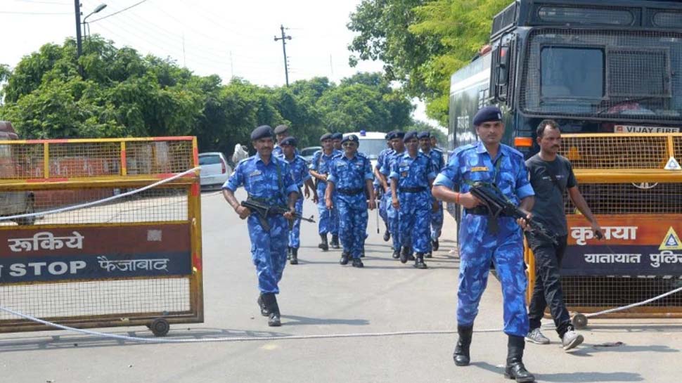 अयोध्या पर फैसले से पहले उत्तर प्रदेश छावनी में तब्दील, पूरे देश में अलर्ट