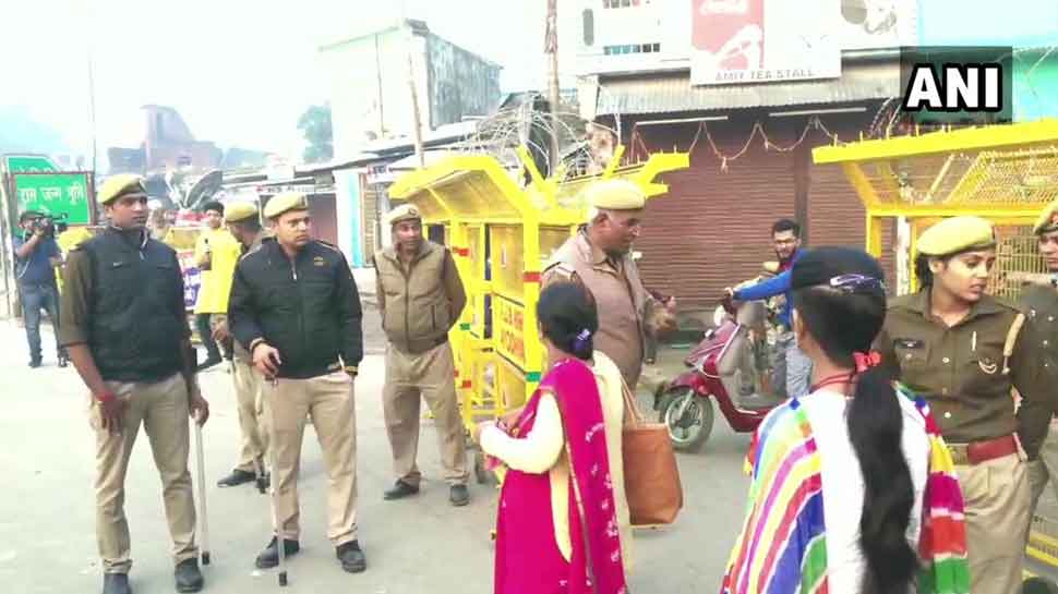 बड़े मंदिरों के आस-पास भी सिक्योरिटी लगाई गई है Security has also been placed around large temples