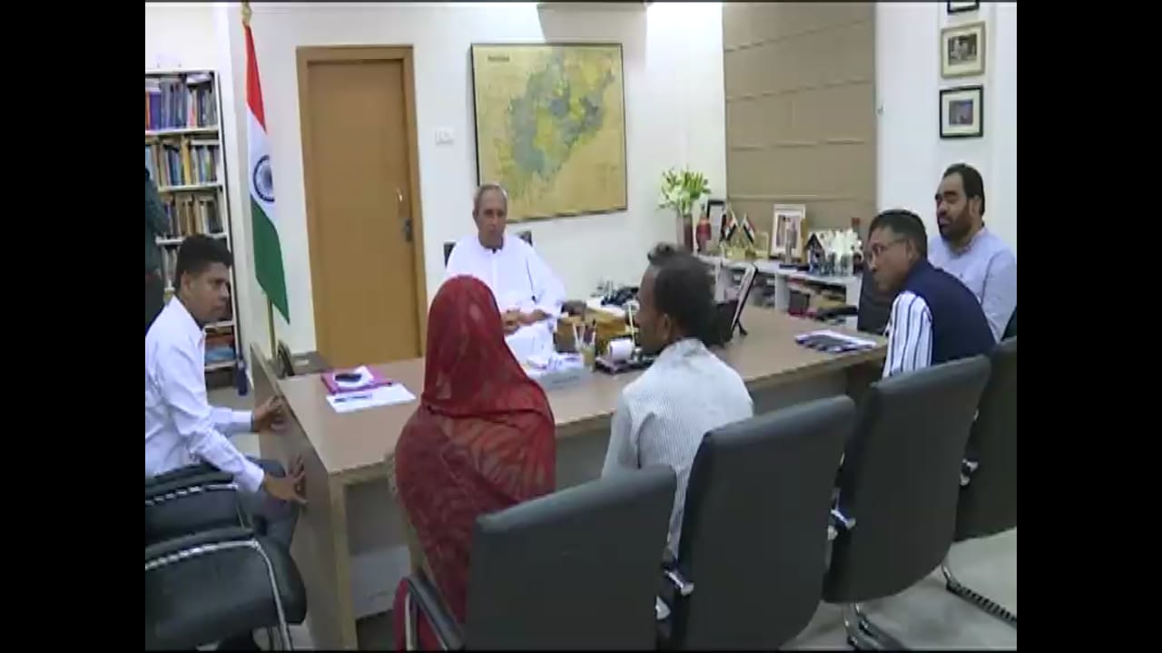 ସୁରଜଙ୍କ ପରିବାରକୁ ୫ ଲକ୍ଷ ଟଙ୍କା ସହ ଘର ନିର୍ମାଣ ପାଇଁ ସହାୟତା ଦେଲେ ନବୀନ