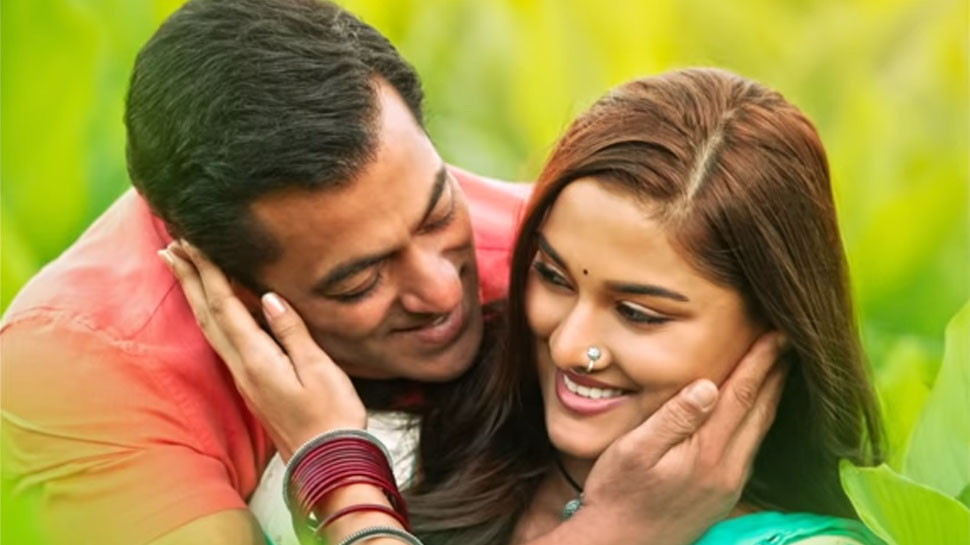 रिलीज हुआ 'दबंग 3' का मखमली अहसास वाला SONG 'आवारा', सुनिए ये दिलकश नगमा...