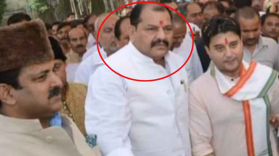 ग्वालियर: कांग्रेस नेता और उनके दो बेटों पर दर्ज हुआ धोखाधड़ी का केस, जानिए पूरा मामला