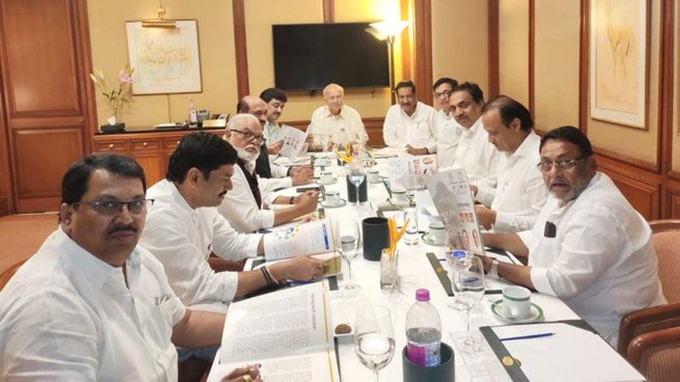 महाराष्ट्र : शिवसेना को सरकार बनाने में किस रूप में करें सपोर्ट, कांग्रेस-NCP नेताओं ने किया मंथन