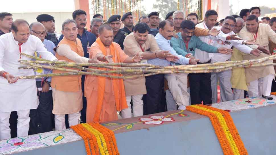 UP: गन्ना किसानों को अब नहीं काटना होगा दफ्तरों के चक्कर, 'ई-गन्ना' मोबाइल एप से घर बैठे होगा सारा काम