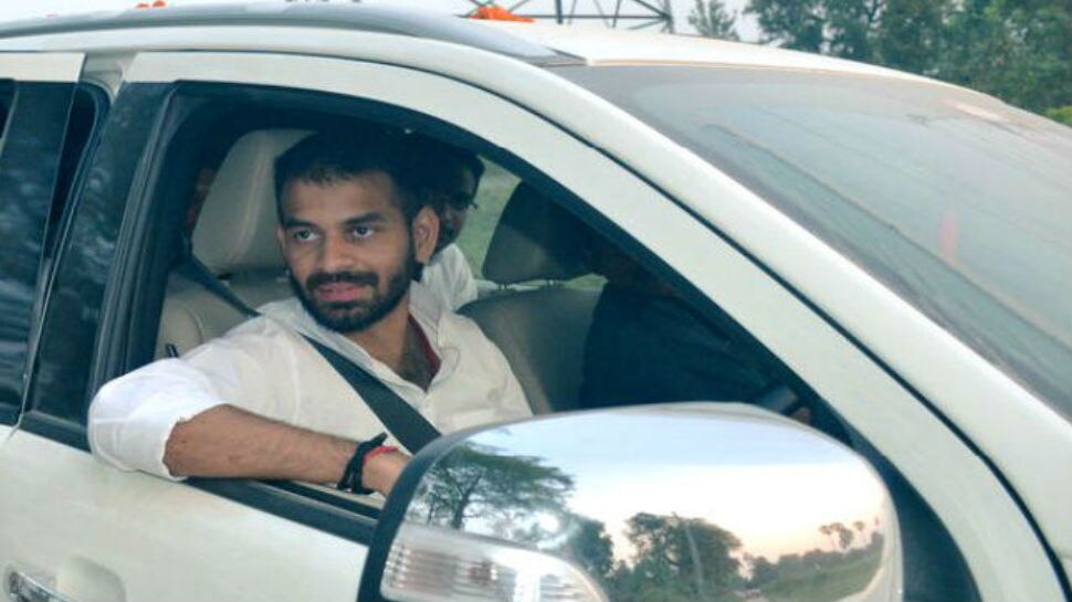 वाराणसी में दुर्घटनाग्रस्त हुई तेजप्रताप यादव की BMW, ऑटो ने मारी टक्कर
