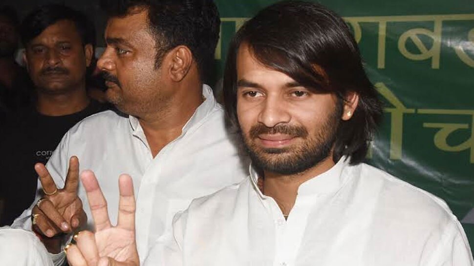 वाराणसी: RJD नेता तेजप्रताप यादव की BMW कार को ऑटो ने मारी टक्कर, मौके पर पहुंची पुलिस