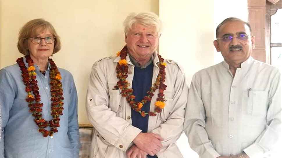 ओरछा पहुंचे ब्रिटेन के प्रधानमंत्री बोरिस जॉनसन के माता-पिता, बुंदेली विरासत देख हुए खुश