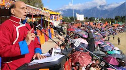 राफेल पर फैसला: राजनाथ सिंह बोले- 'चुगली के लिए कांग्रेस को माफ नहीं करेगी जनता'