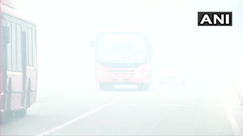 लोधी गार्डन इलाके का दृश्य Delhi Thick layer of smog blankets several areas in the national capital