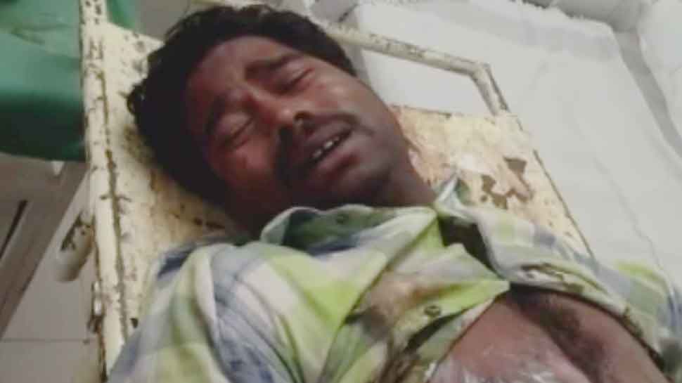 पत्नी और बेटे के लापता होने से परेशान था युवक, थाने पहुंचकर खुद को लगाई आग... पत्नी और बेटे के लापता होने से परेशान था युवक, थाने पहुंचकर खुद को लगाई आग...