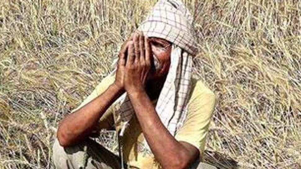 महाराष्ट्र में नहीं कोई सरकार, मदद के लिए कहां जाएं किसान?