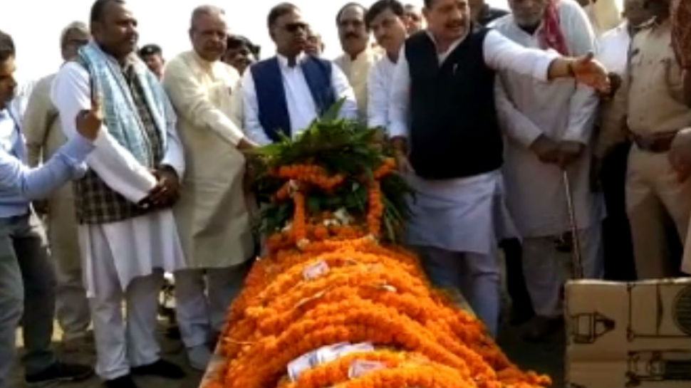 बिहार: महान गणितज्ञ डॉ वशिष्ठ पंचतत्व में विलीन, हजारों लोगों ने दी अंतिम विदाई