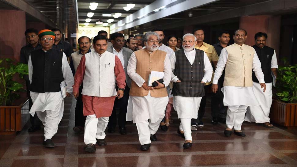 लोकसभा स्पीकर ने बुलाई सर्वदलीय बैठक, पीएम समेत कई विपक्षियों दलों के नेता हुए शामिल