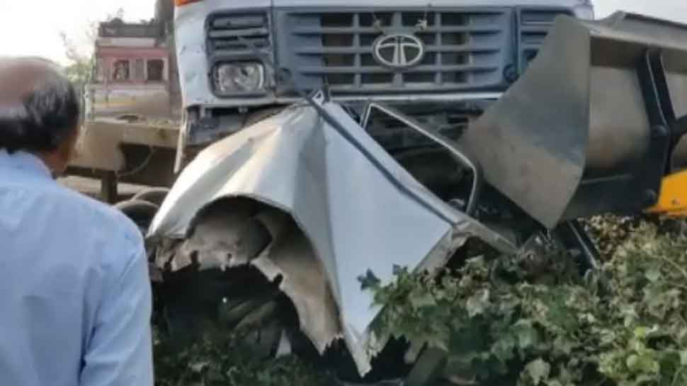 बड़वानी : शादी में शामिल होने जा रहे परिवार के 5 लोगों की सड़क हादसे में मौत, 1 बच्ची घायल