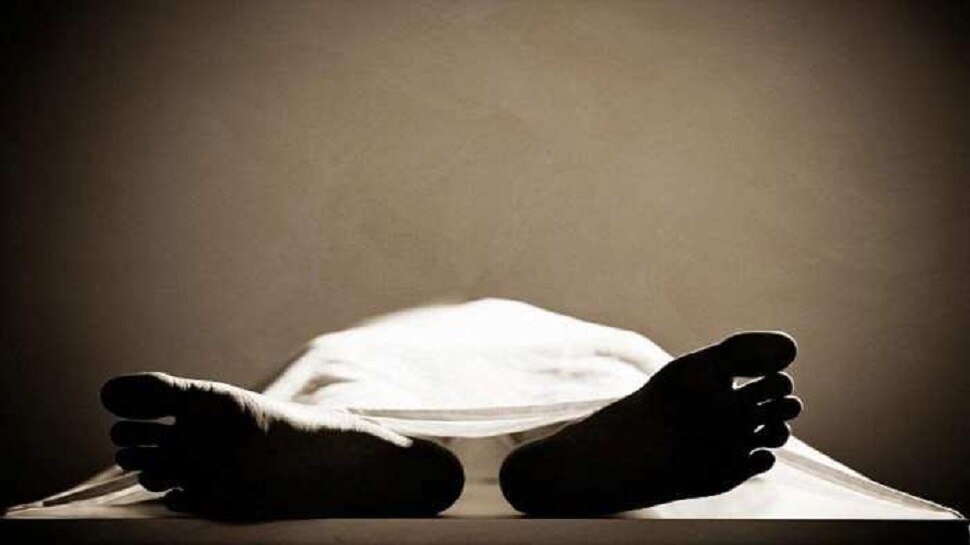 लखीसराय: करंट लगने से युवक की हुई मौत, आक्रोशित ग्रामीणों ने शव रख सड़क पर किया हंगामा