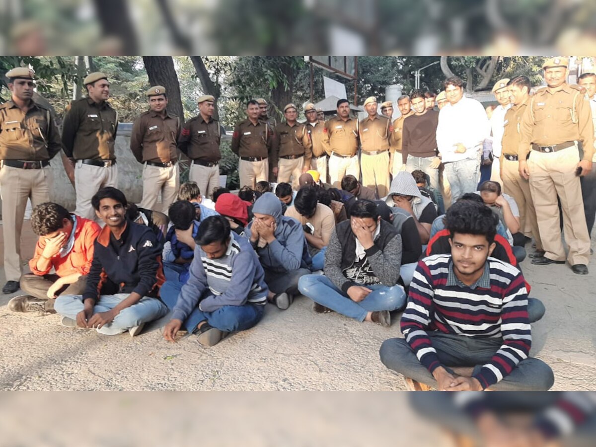 पश्चिमी दिल्ली के मोती नगर पुलिस ने एक कॉल सेंटर में छापेमारी कर 30 लोगो को गिरफ्तार किया है. 