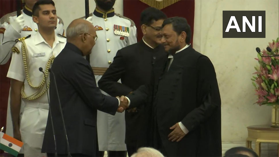 जस्टिस शरद अरविंद बोबडे ने सुप्रीम कोर्ट के मुख्य न्यायाधीश के रूप में शपथ ली, 47वें CJI बनें